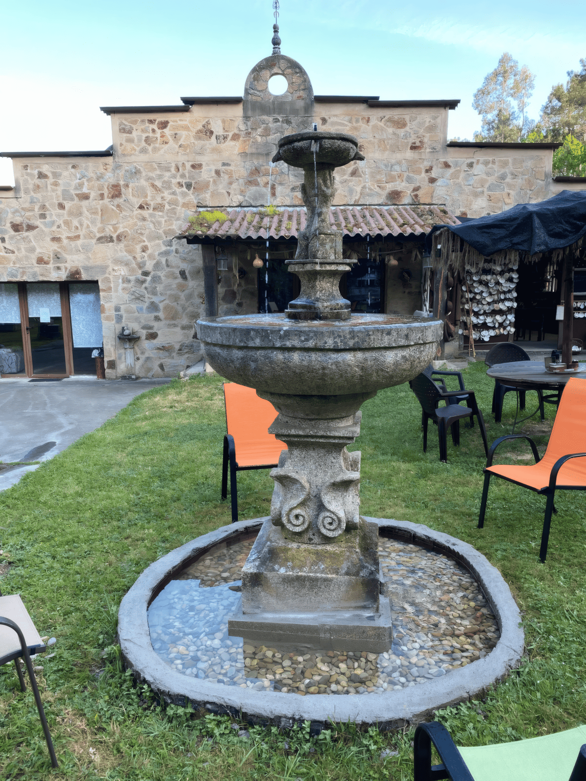 Fuente para los pies del peregrino — Finca Anduriñas